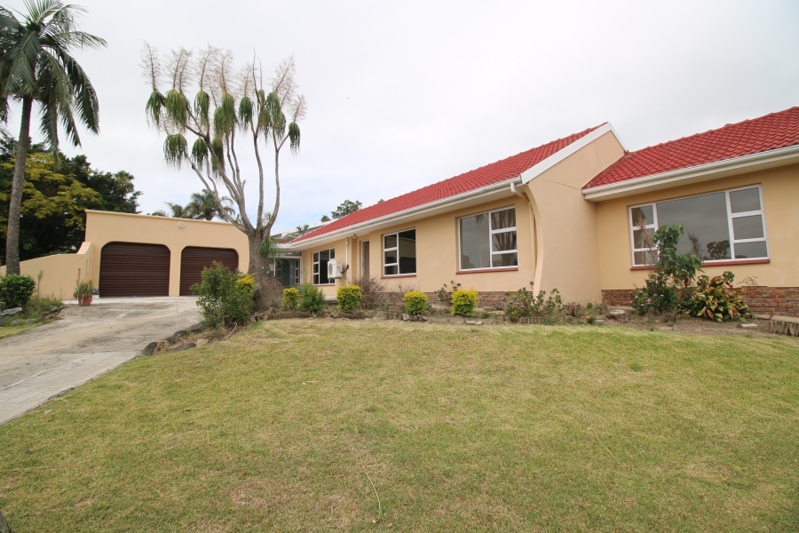 4 Bedroom Property for Sale in Beacon Bay North Eastern Cape